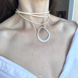Choker Largo Ovalo Beige