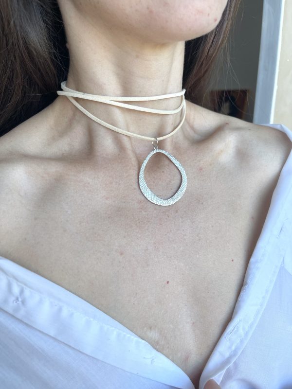 Choker Largo Ovalo Beige